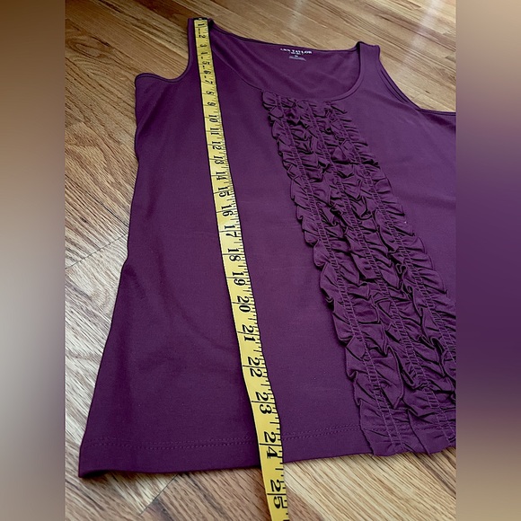 Ann Taylor sleeveless top, size Medium - Picture 4 of 6
